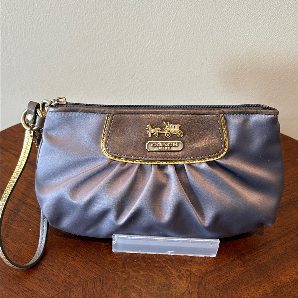 Coach Amanda wristlet vintage 42032 gray satin/gray leather trim/piping excellen